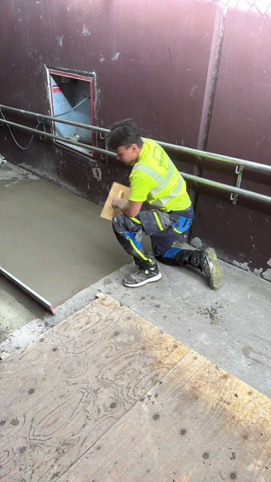 AMUNDSEN MUR & FLIS AS